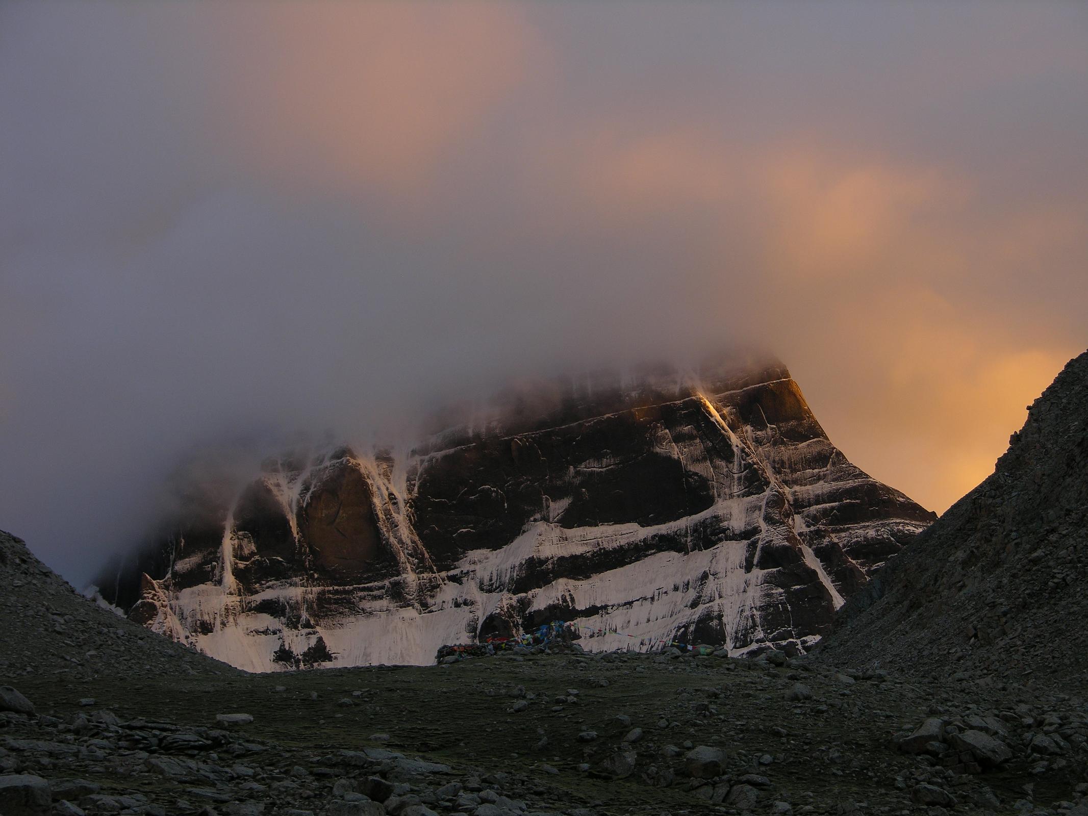 Tibet Kailash 08 Kora 27 North Face Sunset Just before we had our dinner, I went to use the rocks and watched a beautiful sunset on the North Face of Kailash.